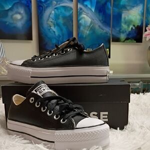 Converse Leather Women's Sz 5.5 Sneakers  Black With Box